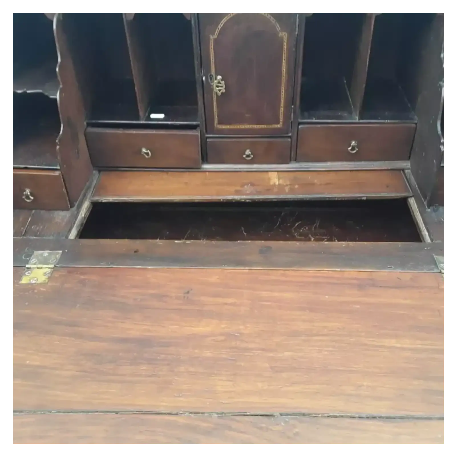 Georgian Oak Bureau on Cabriole Stand – 18th Century Elegance